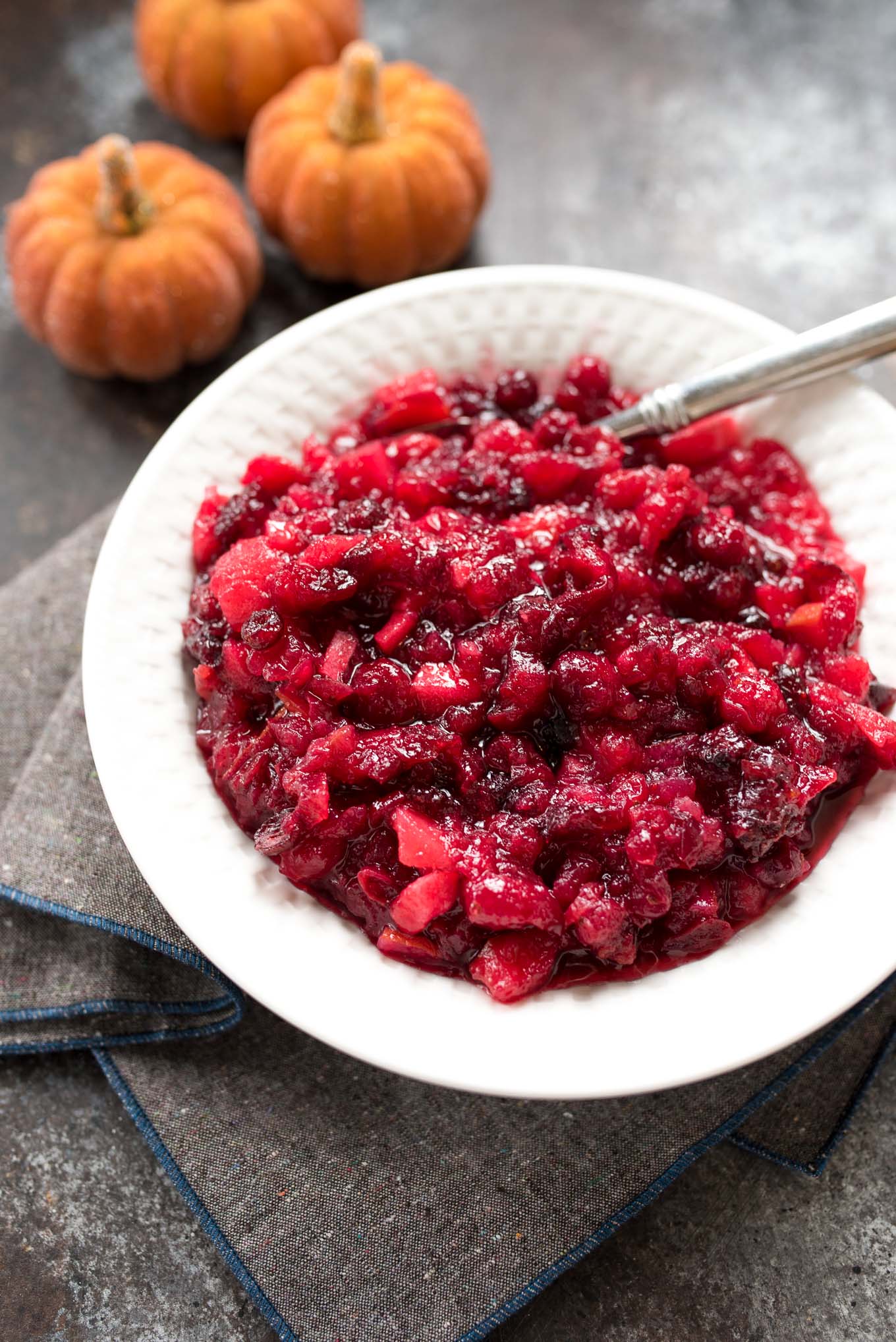 Cranberry Apple Sauce | green apples + lemon and cinnamon make this the perfect cranberry sauce for your Holiday spread. Naturally gluten free! | www.nutritiouseats.com