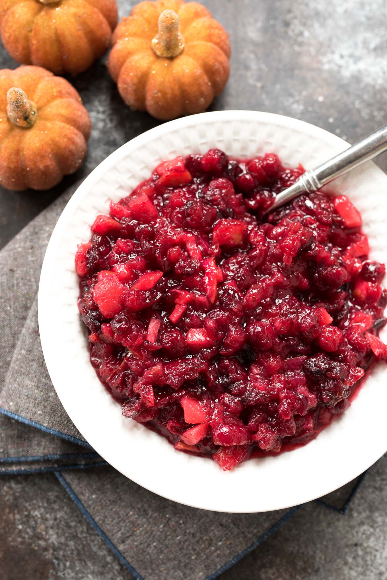 Cranberry Apple Sauce | green apples + lemon and cinnamon make this the perfect cranberry sauce for your Holiday spread. Naturally gluten free! | www.nutritiouseats.com