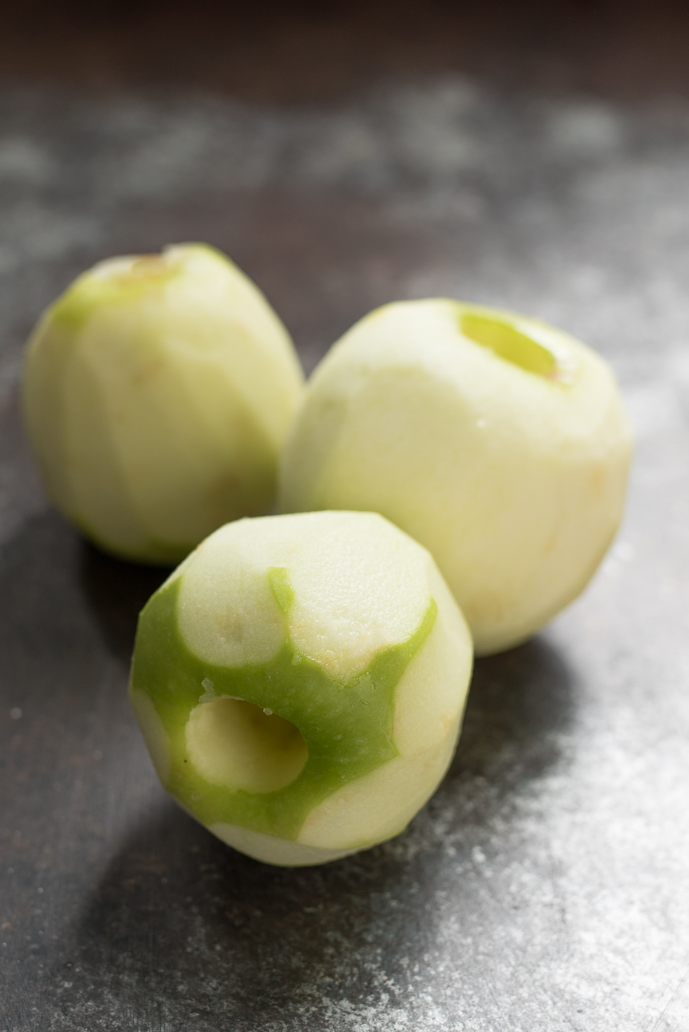 Cranberry Apple Sauce | green apples + lemon and cinnamon make this the perfect cranberry sauce for your Holiday spread. Naturally gluten free! | www.nutritiouseats.com