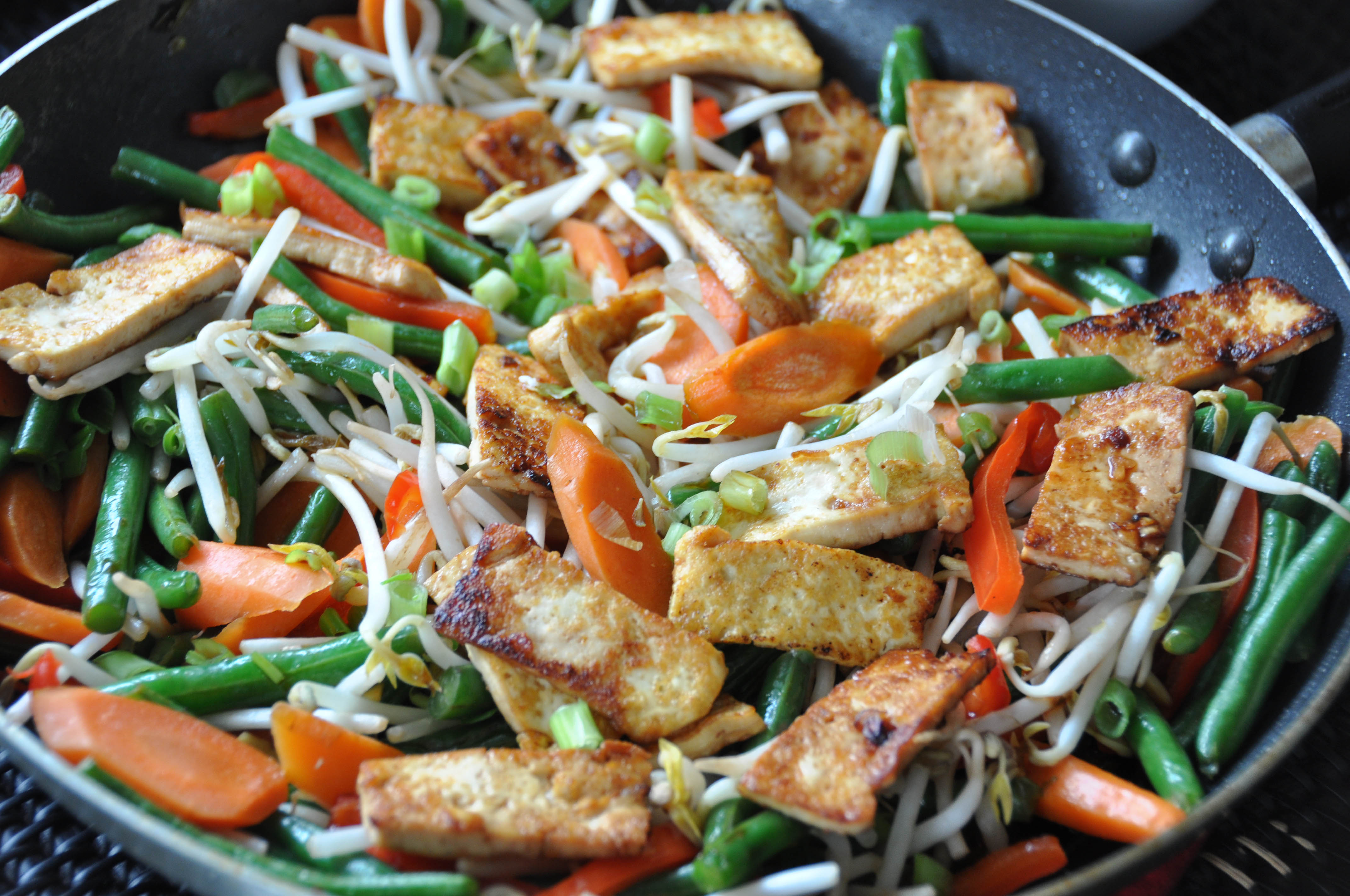 Tofu &amp; Green Bean Stir-Fry with Peanut Sauce - Nutritious Eats