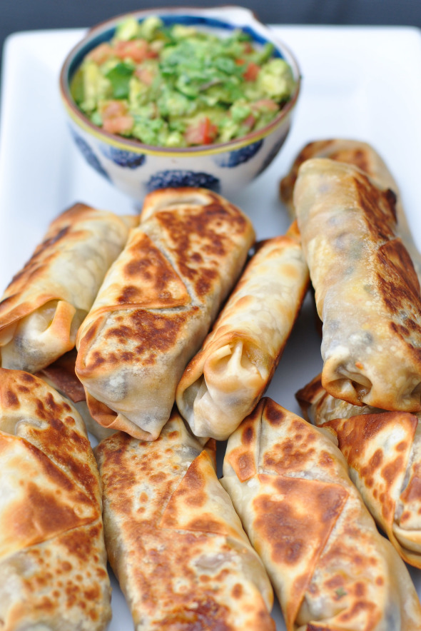 Baked Southwestern Egg Rolls- the perfect appetizer, party snack, football finger food or light dinner! #vegetarian | www.nutritiouseats.com