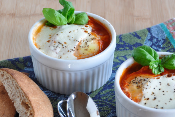 Poached Eggs in Tomato Sauce-1-4