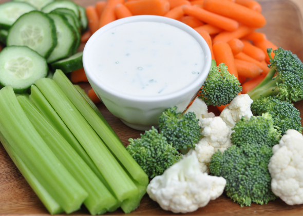 http://www.nutritiouseats.com/wp-content/uploads/2013/06/Homemade-Ranch-Dressing-2-590x421.jpg