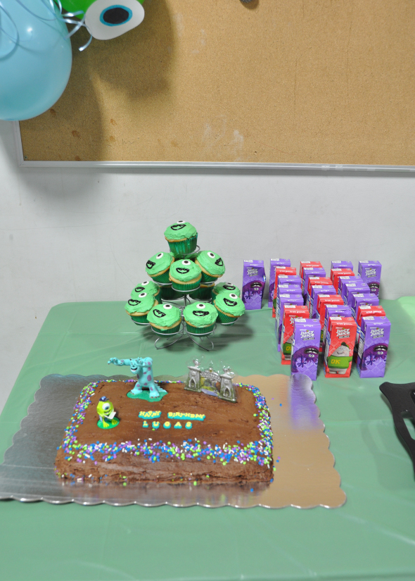 MonstersUniversityParty-2