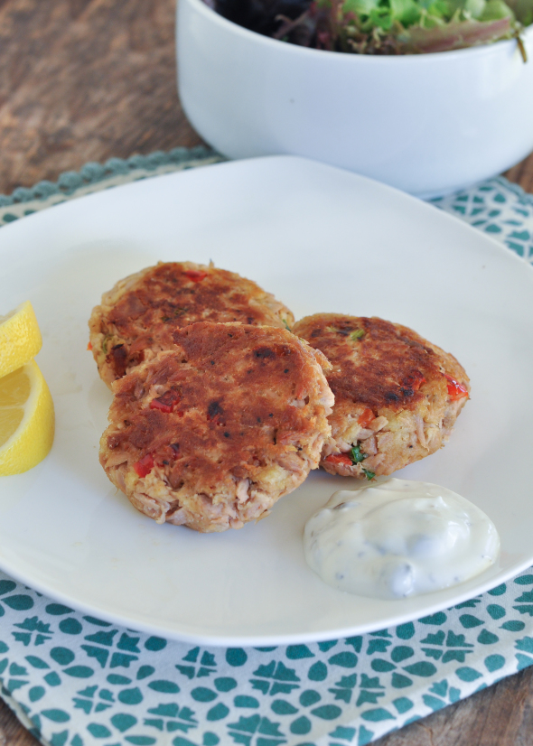 Tuna Cakes with Lemon Caper Dipping Sauce- a healthy lunch or dinner using #oceannaturals tuna #cbias