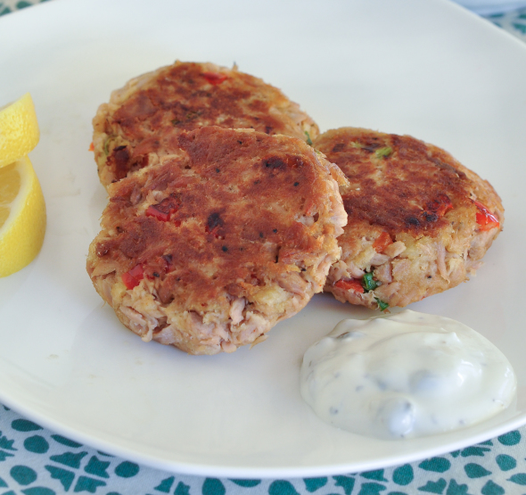 Tuna Cakes with Lemon Caper Dipping Sauce- a healthy lunch or dinner using #oceannaturals tuna #cbias