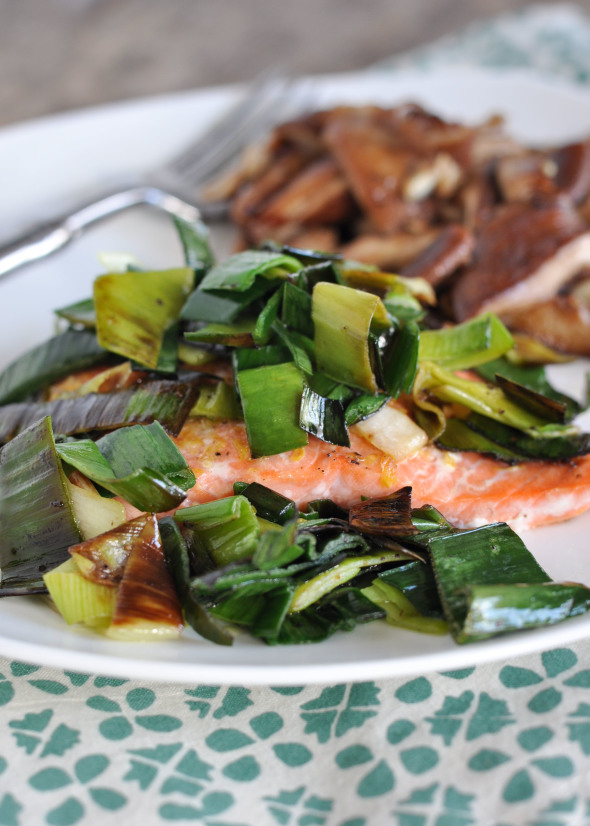 Roasted Salmon with Leeks | www.nutritiouseats.com