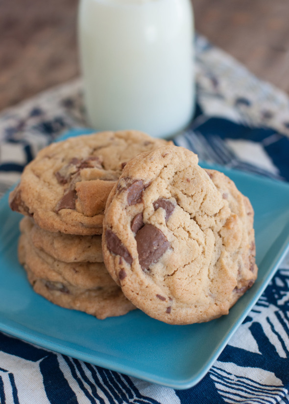 Reese's Peanut Butter Chocolate Chunk Cookies | www.nutritiouseats.com