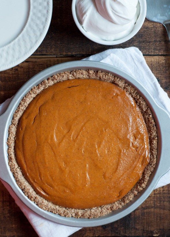 Vegan Pumpkin Pie {Gluten Free} www.nutritiouseats.com