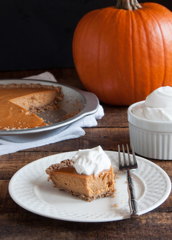 Vegan Pumpkin Pie {Gluten Free} www.nutritiouseats.com