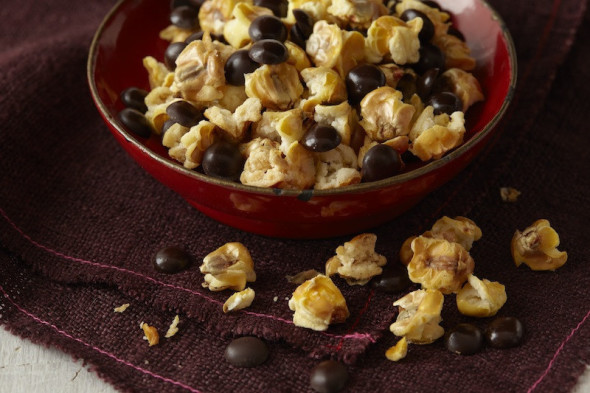 Friday Favorites- Miss Popular Nourish Snacks | www.nutritiouseats.com