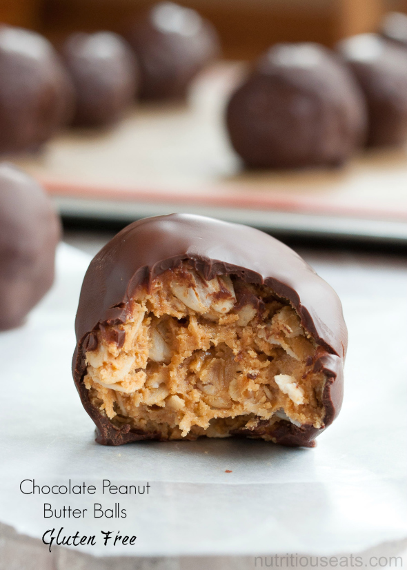 Chocolate Peanut Butter Balls {Gluten Free} | www.nutritiouseats.com