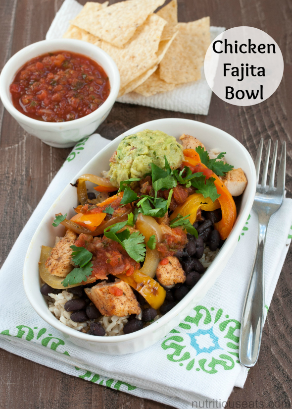 Chicken Fajita Bowl #glutenfree | www.nutritiouseats.com