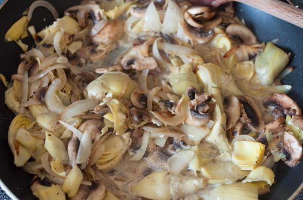 Artichoke, Mushroom and Onion Sauté #glutenfree | www.nutritiouseats.com