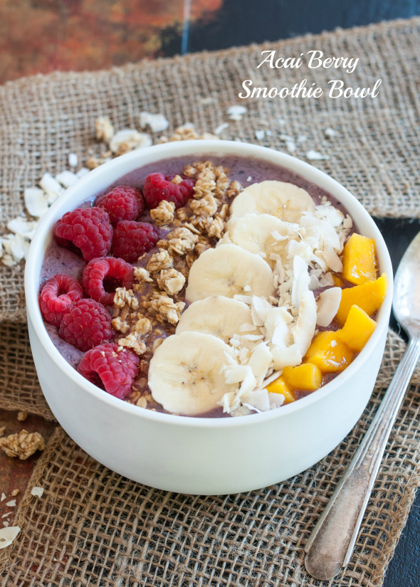 Acai Berry Smoothie Bowl | www.nutritiouseats.com