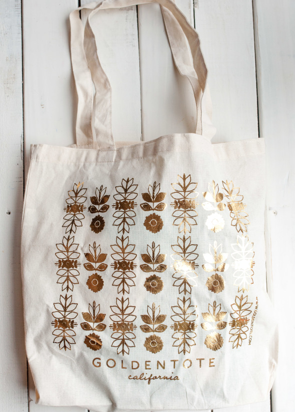 Golden Tote Review | www.nutritiouseats.com
