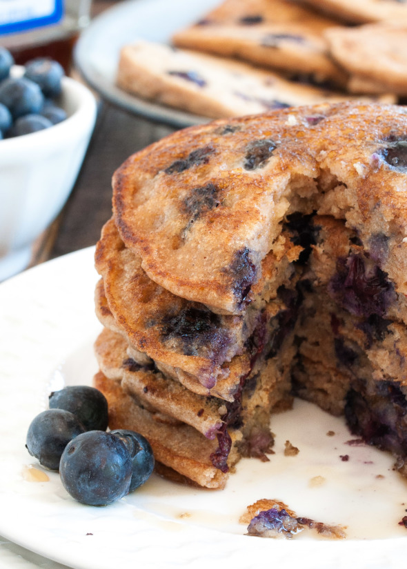 Vegan Blueberry Pancakes | www.nutritiouseats.com