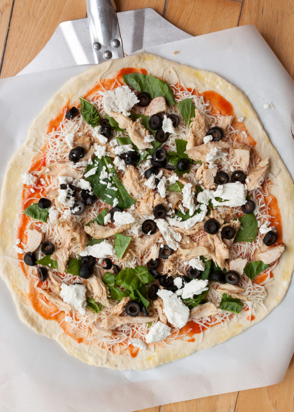 Buffalo Chicken Pizza with Goat Cheese | www.nutritiouseats.com