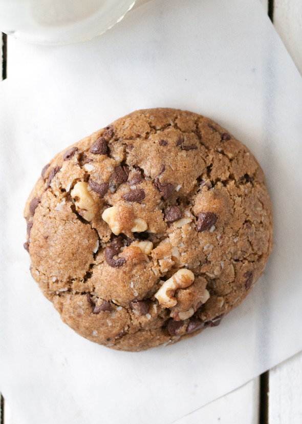 Chocolate Chip Cookies With Walnuts and Coconut Oil | Nutritious Eats