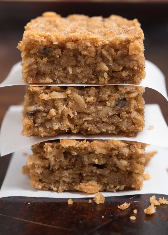 Peanut Butter Oatmeal Bars are chewy, gluten free bars that only take a few minutes to throw together and make a great breakfast or snack! 