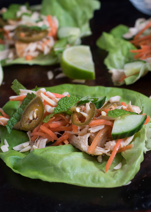 Sweet and Spicy Chicken Lettuce Wraps- low carb, high protein, super simple for a light dinner or appetizer night | www.nutritiouseats.com