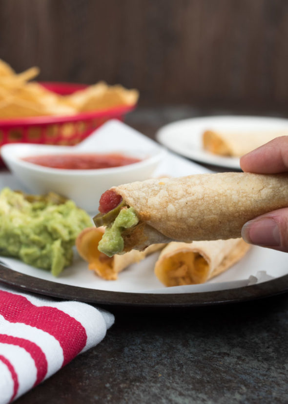 Baked Chicken Flautas- gluten free, low fat and easy to make! | www.nutritiouseats.com