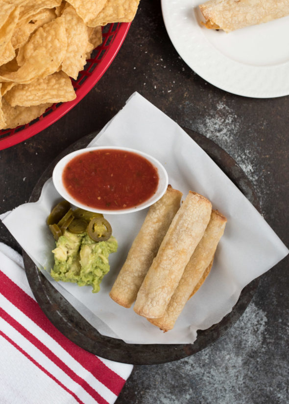 Baked Chicken Flautas- gluten free, low fat and easy to make! | www.nutritiouseats.com