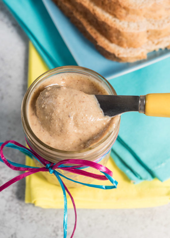 Cinnamon Nut Butter {Peanut Free} #glutenfree | www.nutritiouseats.com