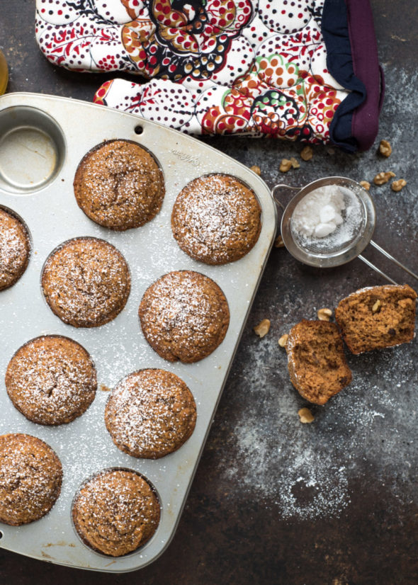 Applesauce Muffins {Whole Grain}- these simple and super moist muffins can be whipped up in hurry! | www.nutritiouseats.com