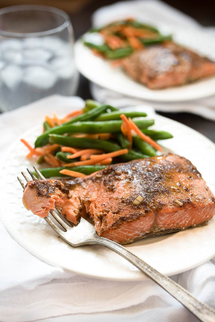 Easy Dijon Salmon #glutenfree| www.nutritiouseats.com
