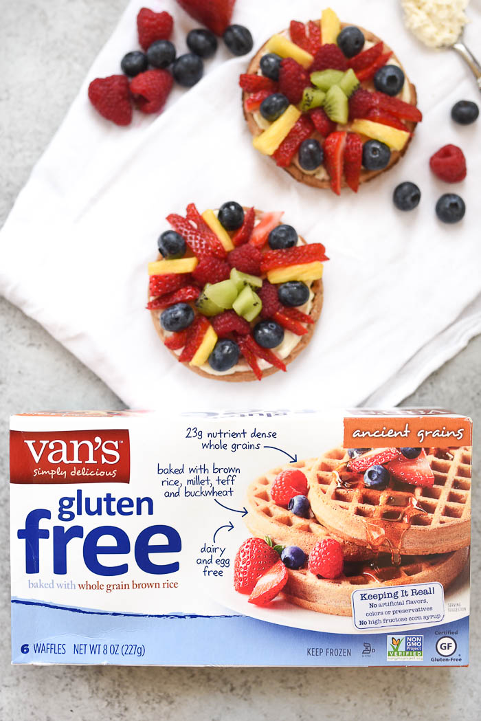 Whole Grain Waffle Fruit Pizza- this simple and fun balanced breakfast is great way to jazz up your waffles. Topped with whipped vanilla cream cheese and all the fruit! #glutenfree | www.nutritiouseats.com