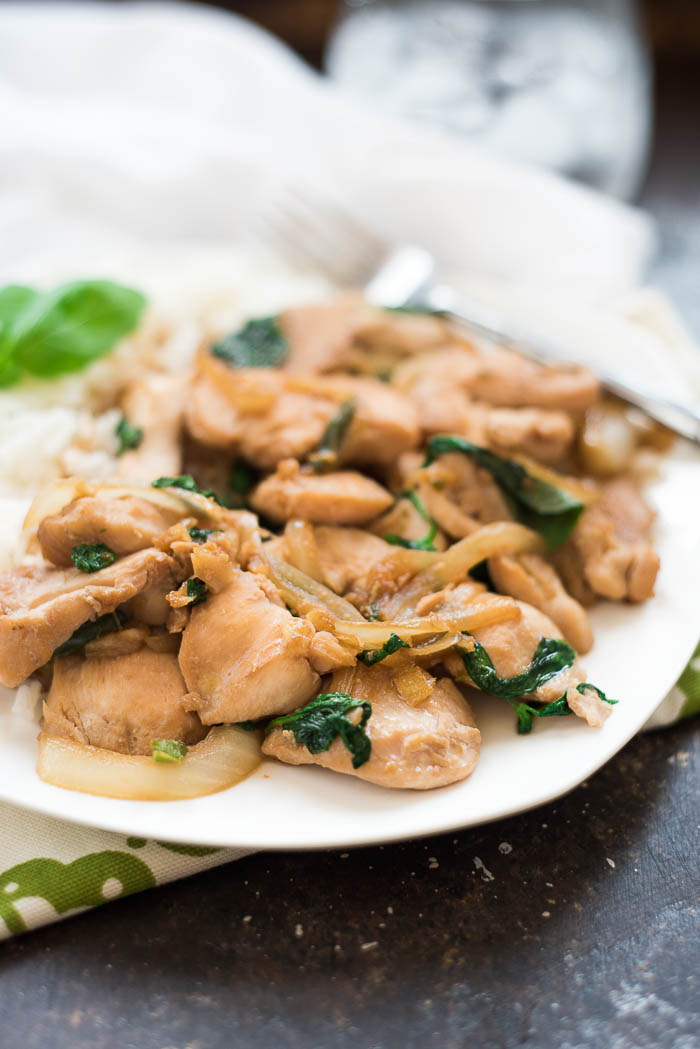 Spicy Thai Basil Chicken | super simple, flavorful and ready in under 20 minutes! You don' have to be an experienced Thai cook to make this Thai inspired dish! | www.nutritiouseats.com