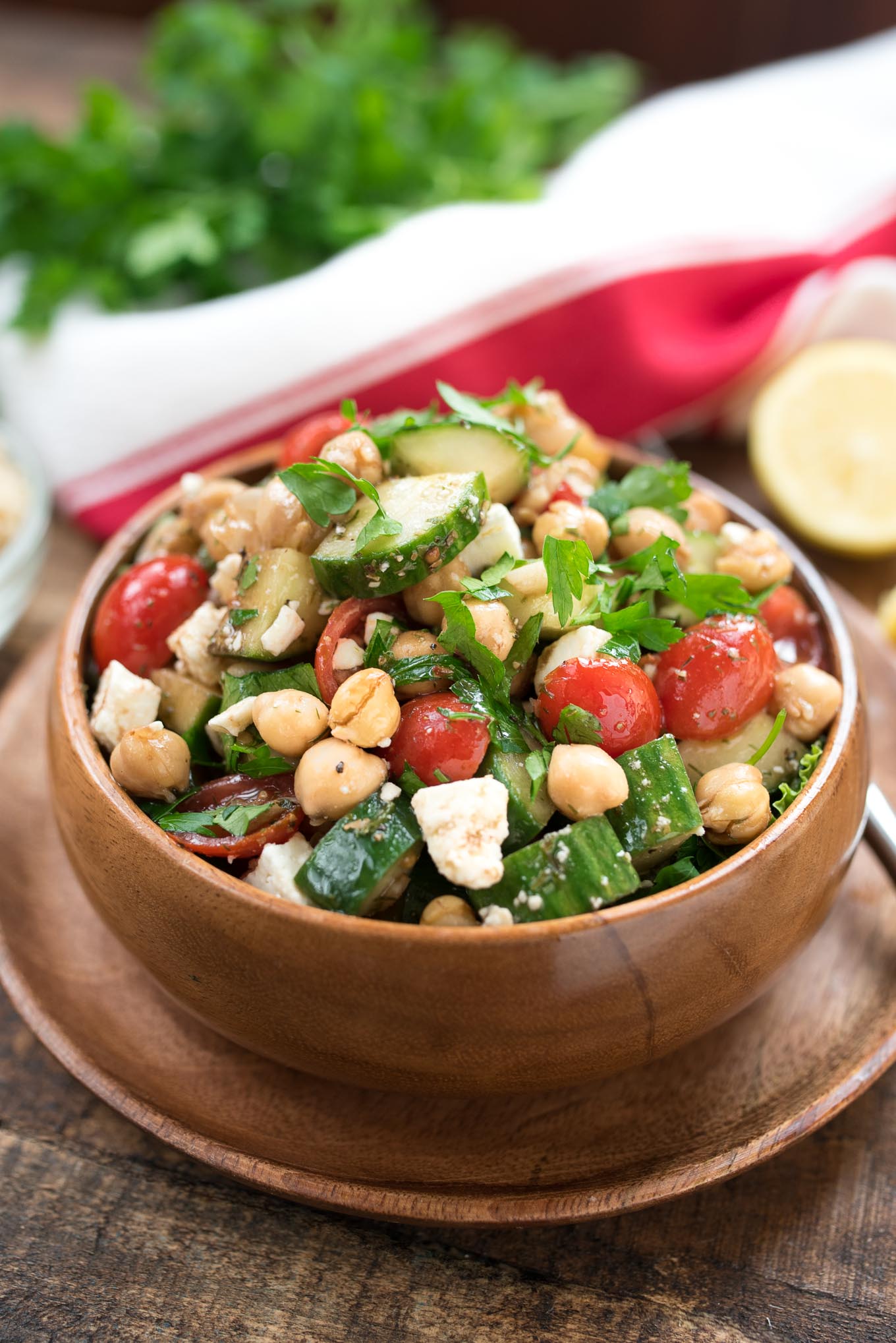 Mediterranean Power Bowl- a plant-based, protein and fiber packed lunch or dinner! | www.nutritiouseats.com