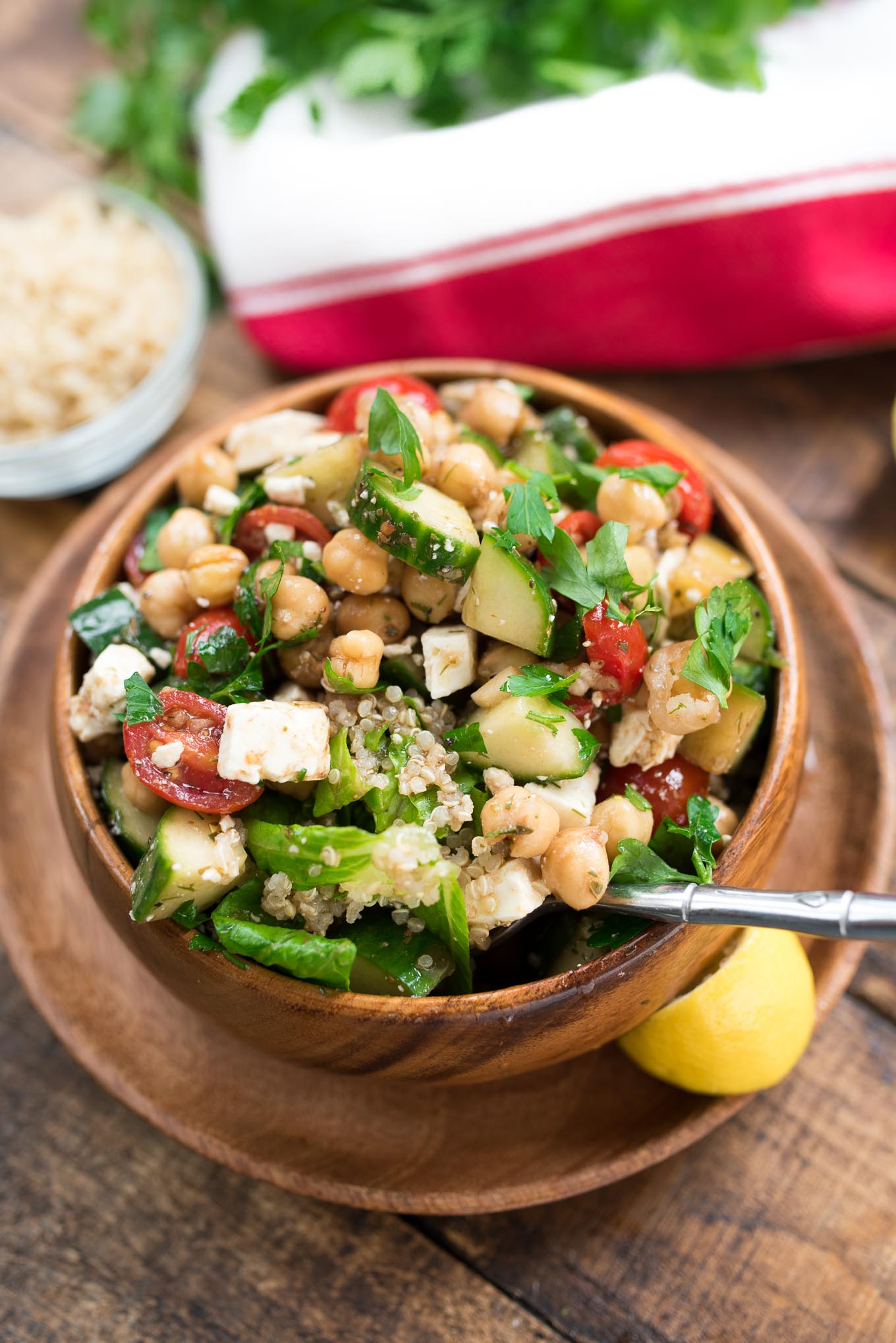 Mediterranean Power Bowl- a plant-based, protein and fiber packed lunch or dinner! | www.nutritiouseats.com