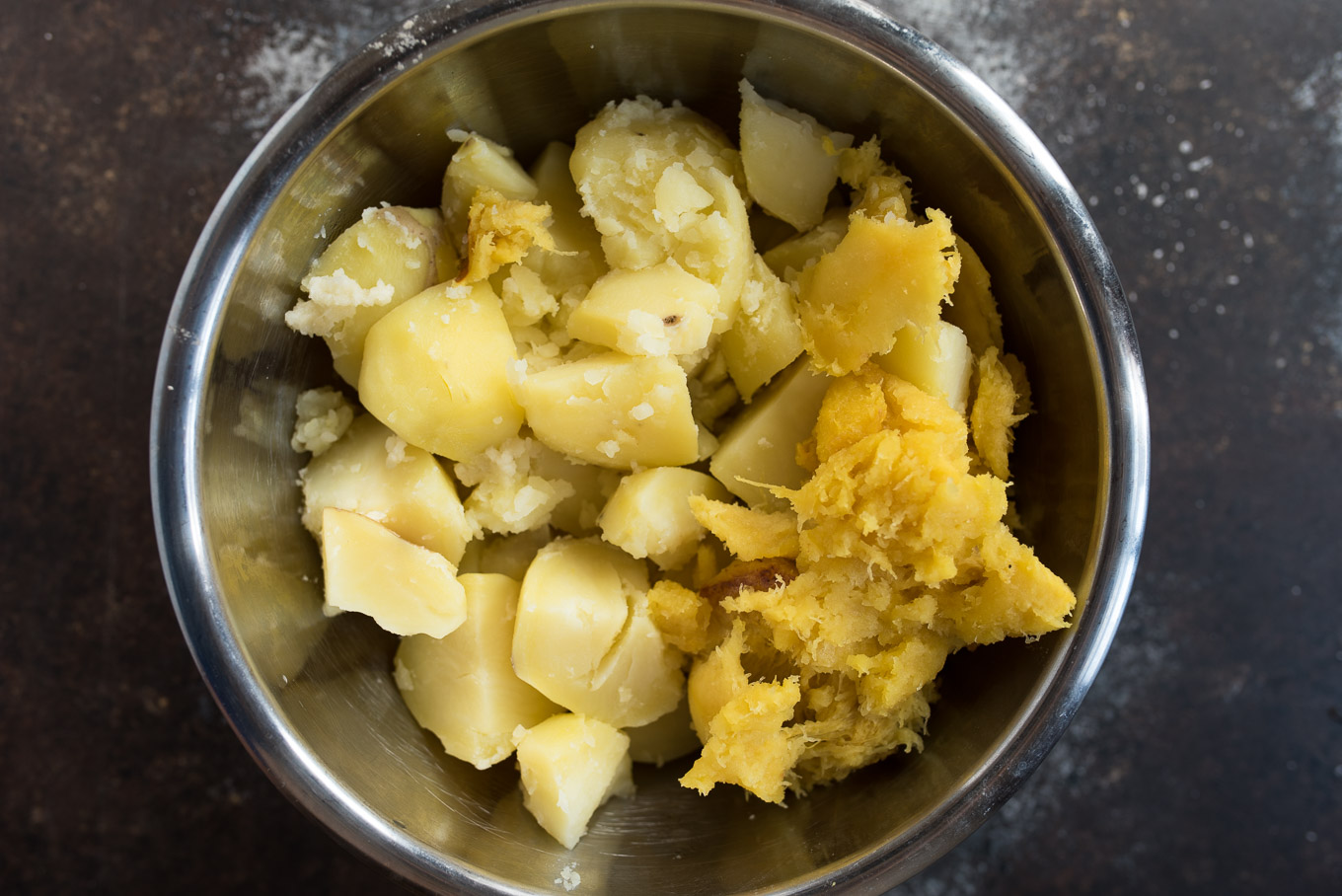 Potato and Squash Mash- looking for a healthier version of traditional mashed potatoes? Come check out this recipe! #glutenfree ! | www.nutritiouseats.com