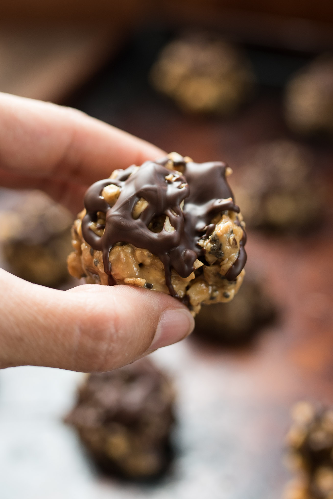 Chocolate Peanut Butter Cereal Bites- simple and nutritious cereal bites great for that sweet tooth or kid-friendly treat! | www.nutritiouseats.com