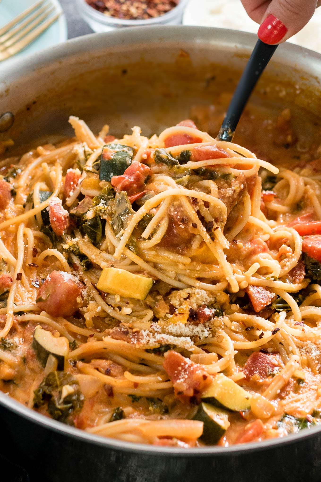 One Pot Creamy Vegetable Spaghetti is a gluten free, veggie packed meal that is all cooked in the same pan!