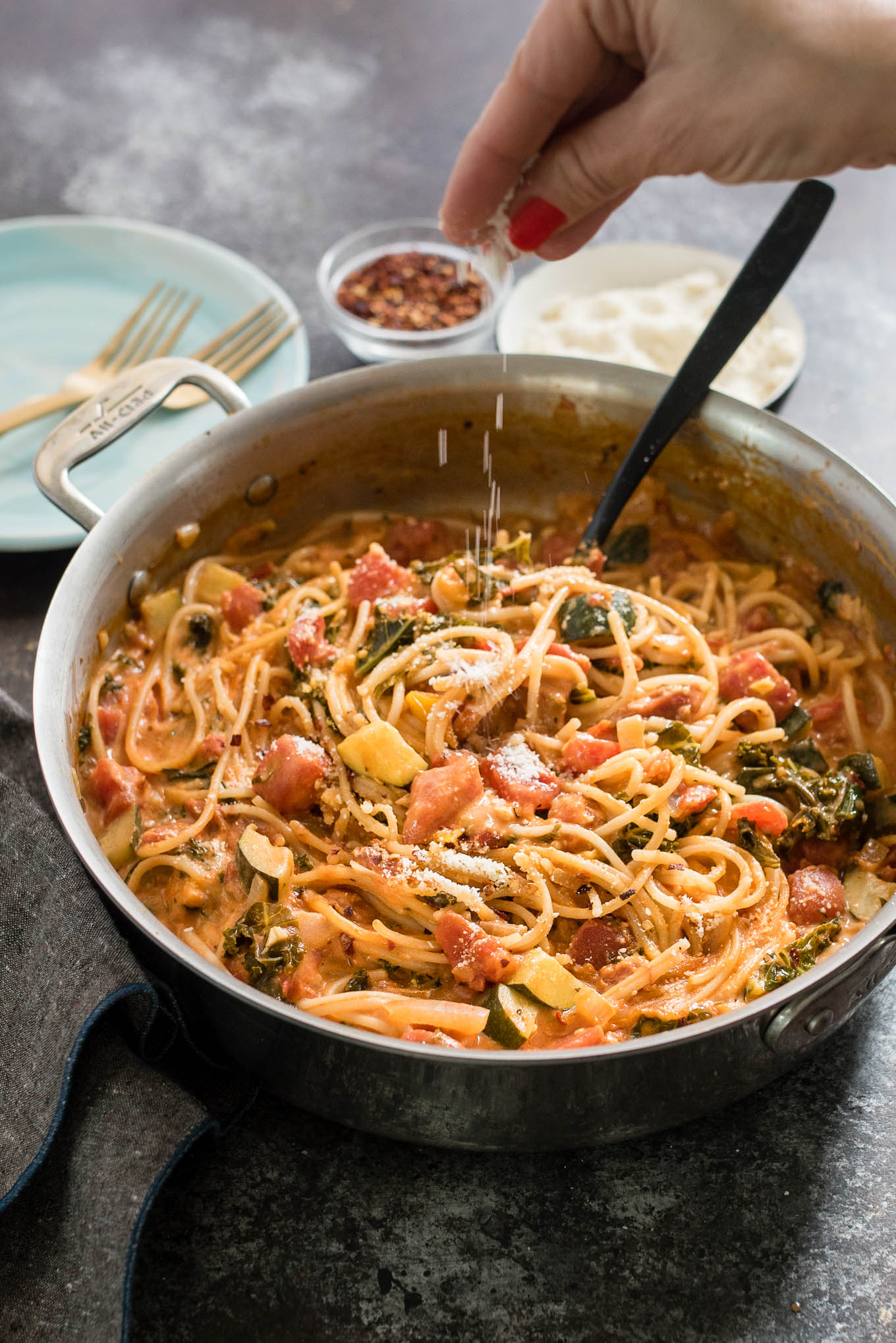 One Pot Creamy Vegetable Spaghetti is a gluten free, veggie packed meal that is all cooked in the same pan!