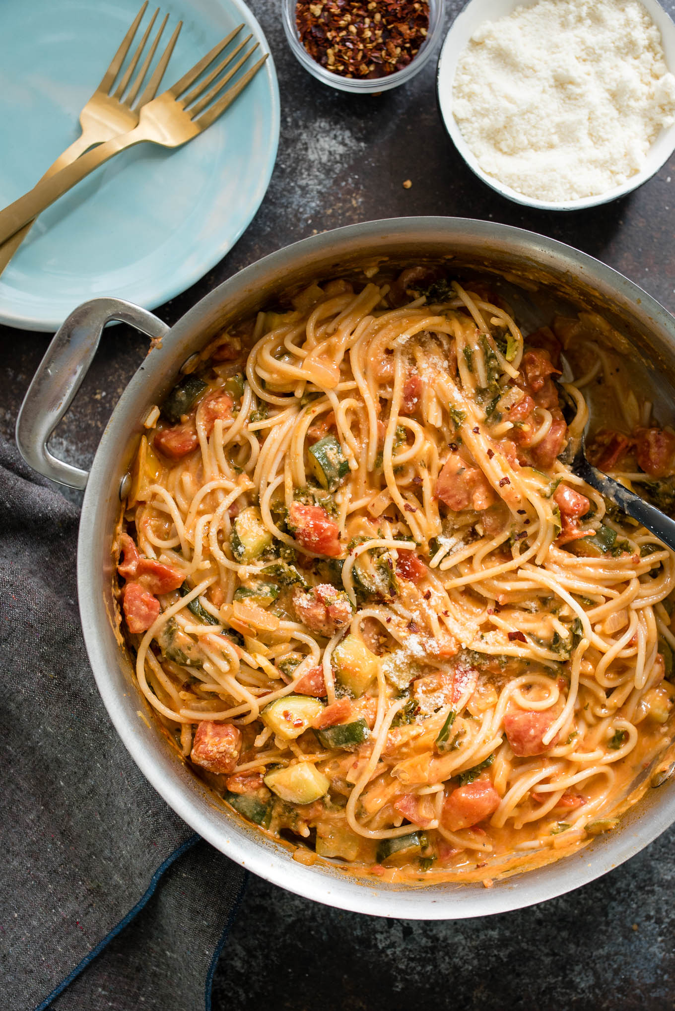 One Pot Creamy Vegetable Spaghetti - Nutritious Eats