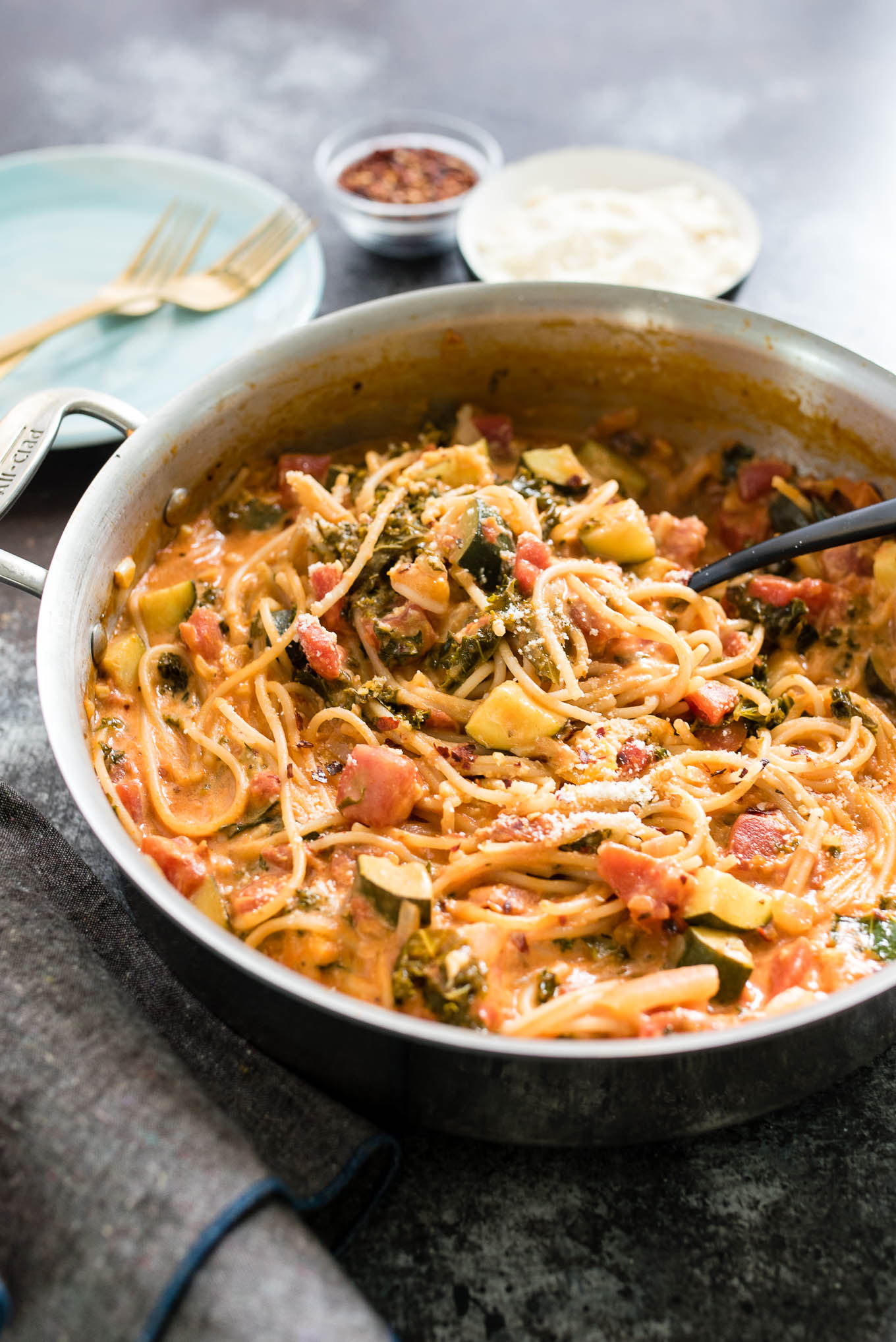 One Pot Creamy Vegetable Spaghetti is a gluten free, veggie packed meal that is all cooked in the same pan!