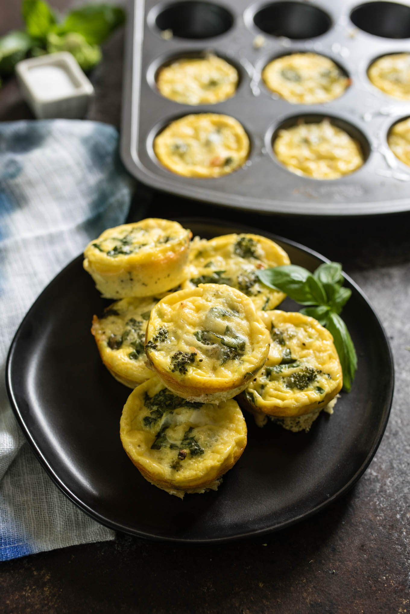 Muffin-Tin Omelets with Broccoli, Ham & Cheddar