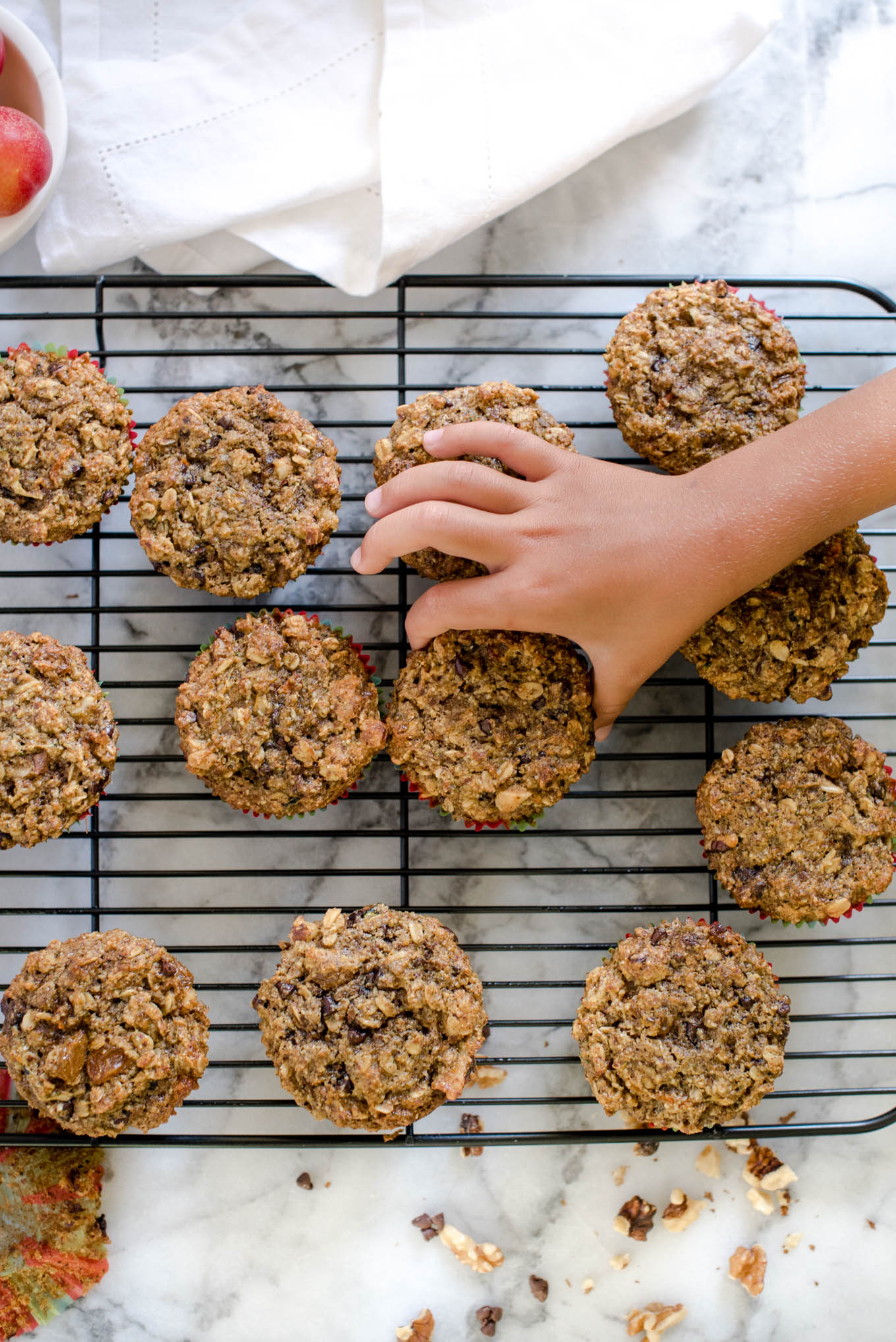 Morning Glory Muffins- packed with oats, almond flour, veggies and more | www.nutritiouseats.com