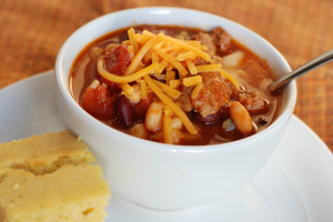 The Best Turkey Chili- This ONE post meal is perfect for a make-ahead dinner, party, potluck or weeknight fall/winter dinner. Naturally gluten free! | www.nutritiouseats.com