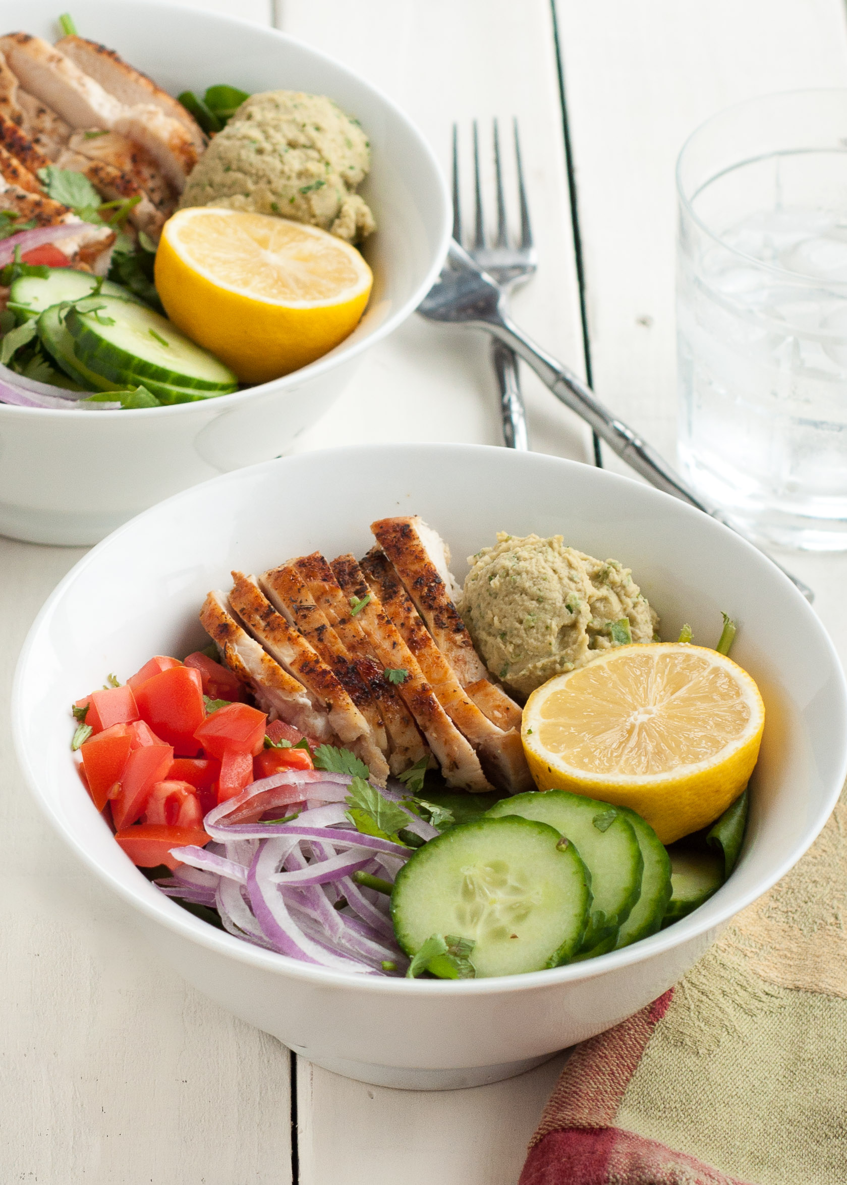 Power Chicken Hummus Bowl {Panera Copycat} This makes great, clean eating lunches. It holds up well since it isn't covered in dressing. Just squeeze with fresh lemon before eating! | www.nutritiouseats.com