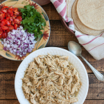 Slow Cooker Salsa Verde Chicken | www.nutritiouseats.com