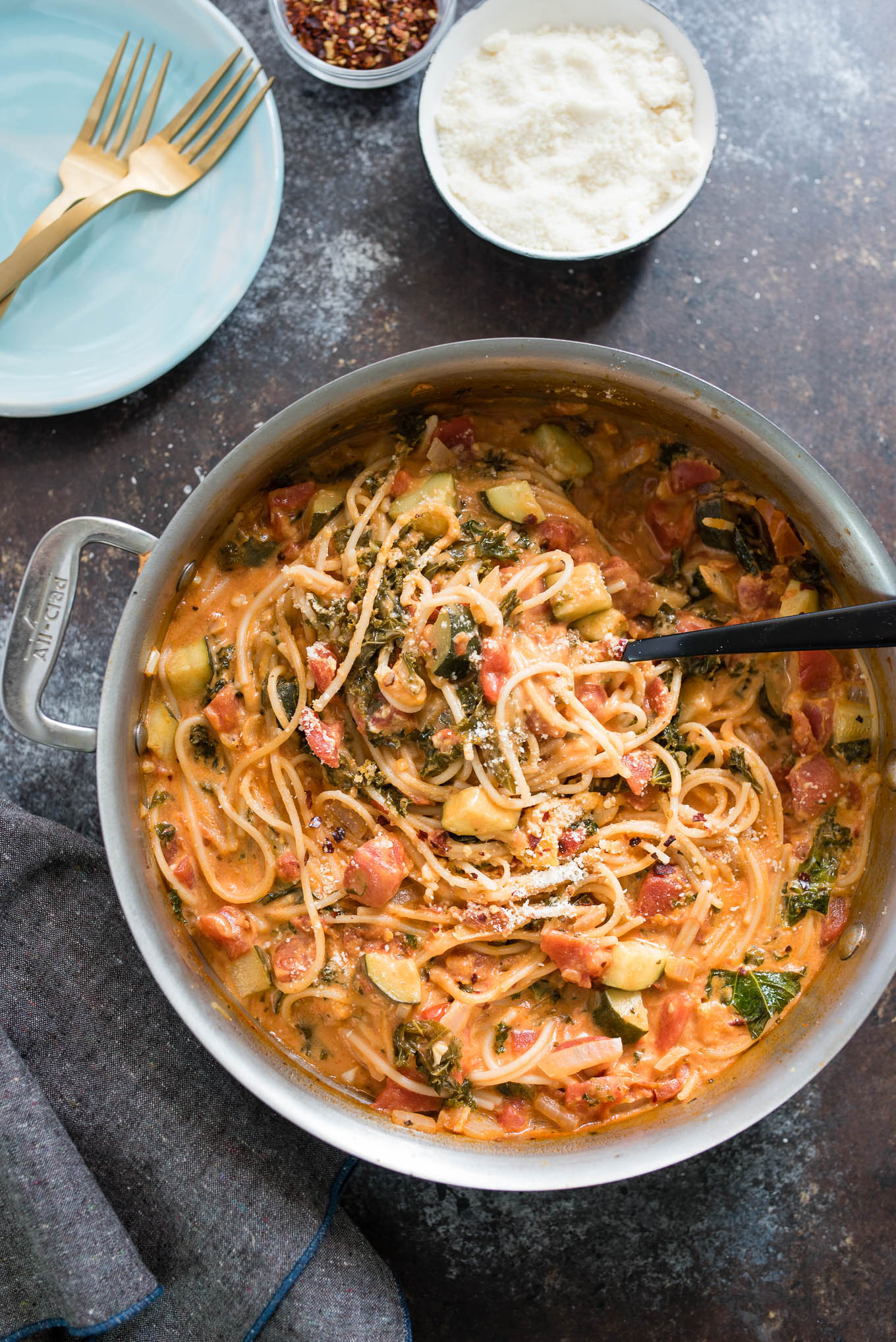 One Pot Creamy Vegetable Spaghetti - Nutritious Eats