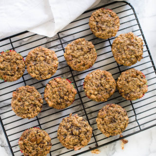 Morning Glory Muffins- packed with oats, almond flour, veggies and more | www.nutritiouseats.com